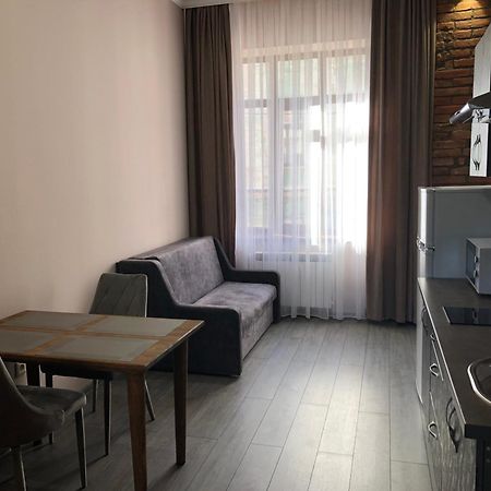 T&S Apart-Hotel Cernăuți Exterior foto